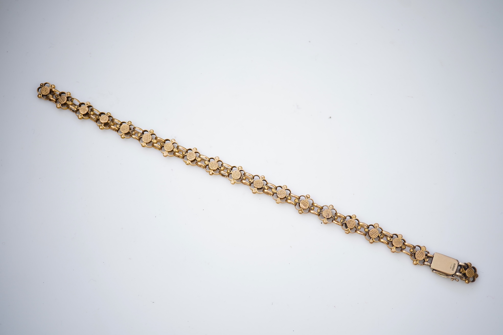 A gold necklace